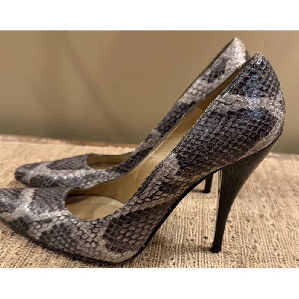 Stuart Weitzman Genuine Grey‎ Snakeskin Stiletto Heels Pointed Toe Size 8.5M